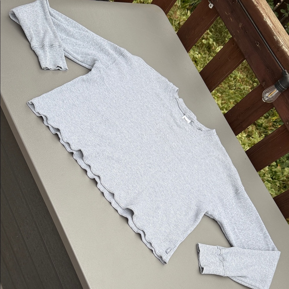 TNA Aritzia Heather light, Gray Ribbed long sleeve Knit Top Med